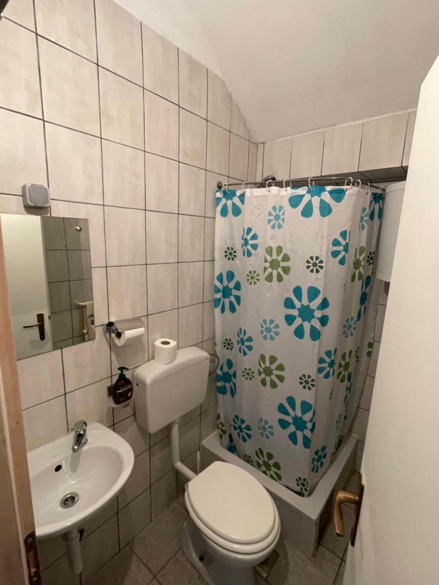 Apartment Zola Gornji Karin Esterno foto