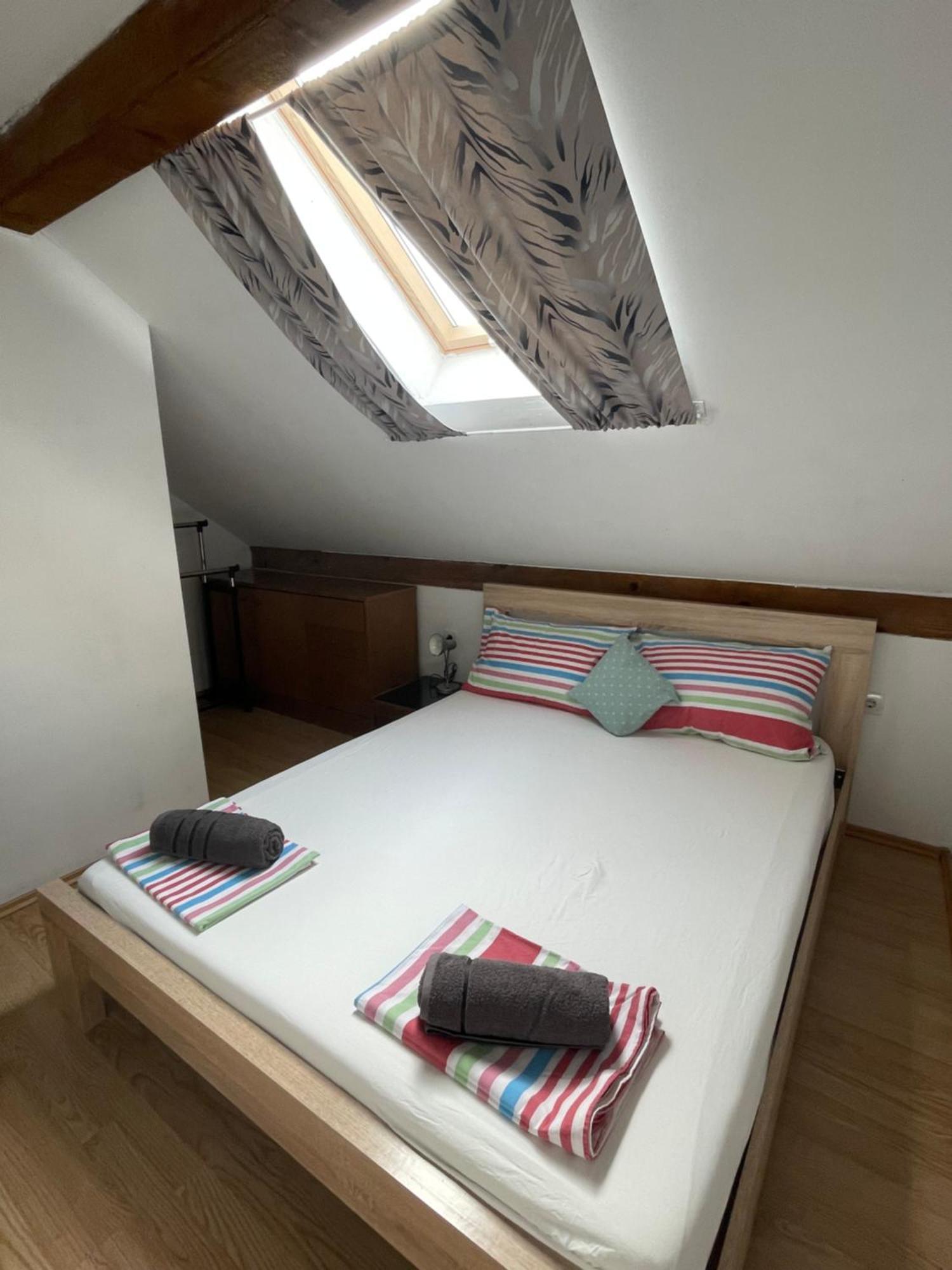 Apartment Zola Gornji Karin Esterno foto
